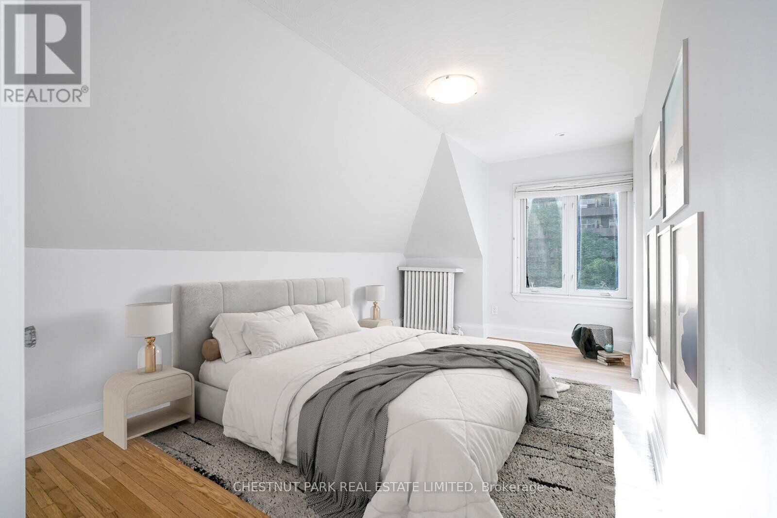 bed_2.jpg